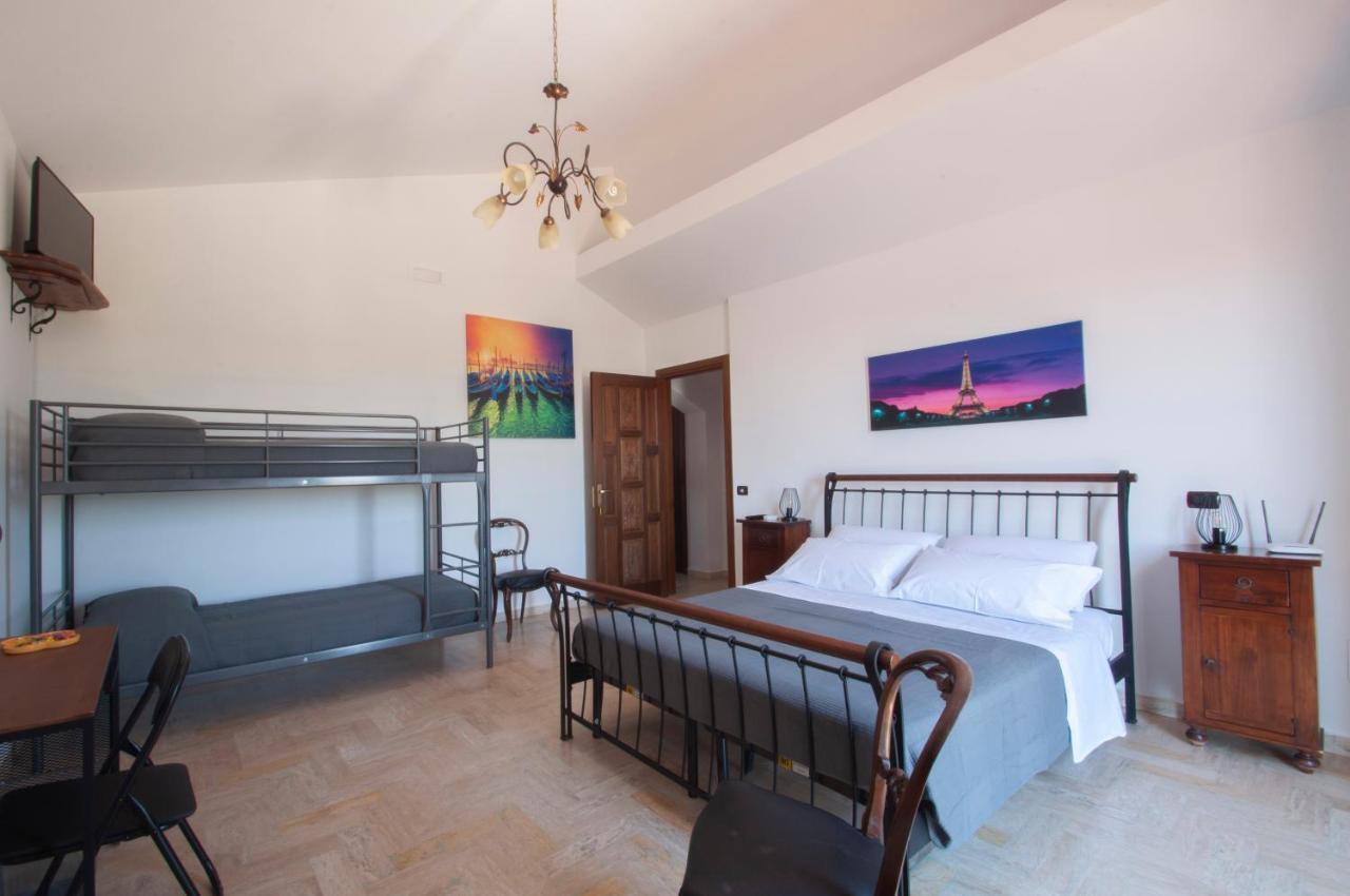 B&B Vittoria House Carlentini Bagian luar foto